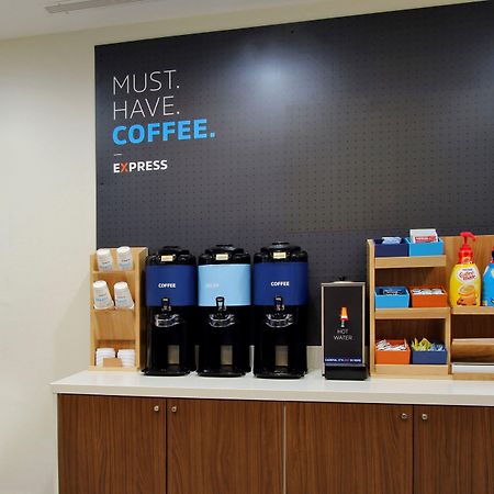 Holiday Inn Express - Plymouth By Ihg Bagian luar foto