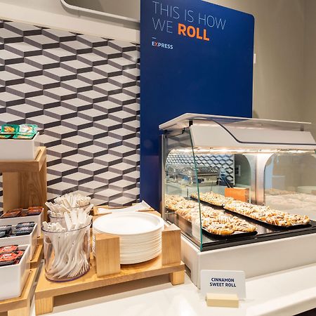 Holiday Inn Express - Plymouth By Ihg Bagian luar foto