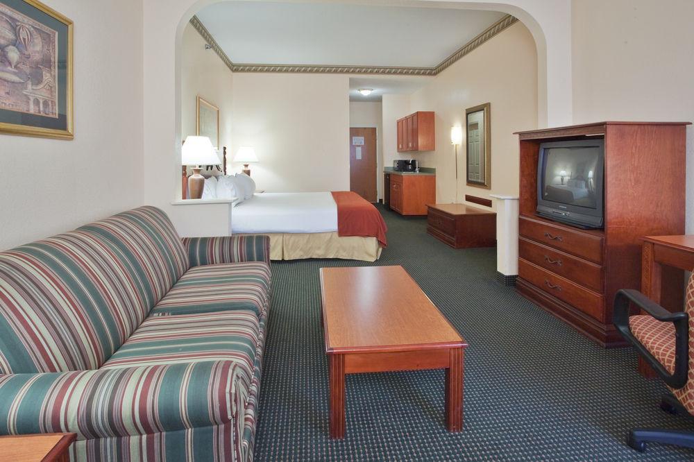 Holiday Inn Express - Plymouth By Ihg Bagian luar foto