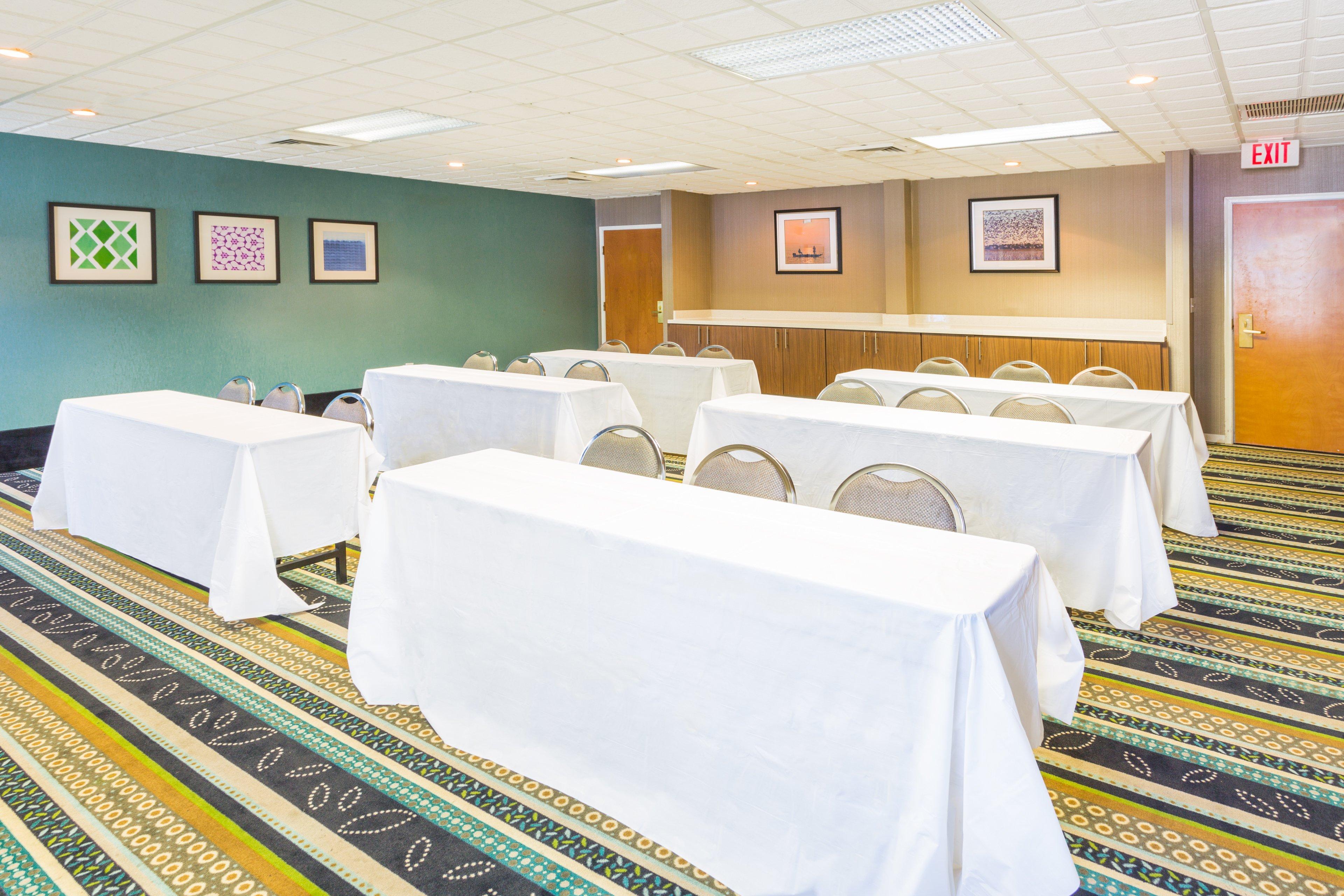 Holiday Inn Express - Plymouth By Ihg Bagian luar foto