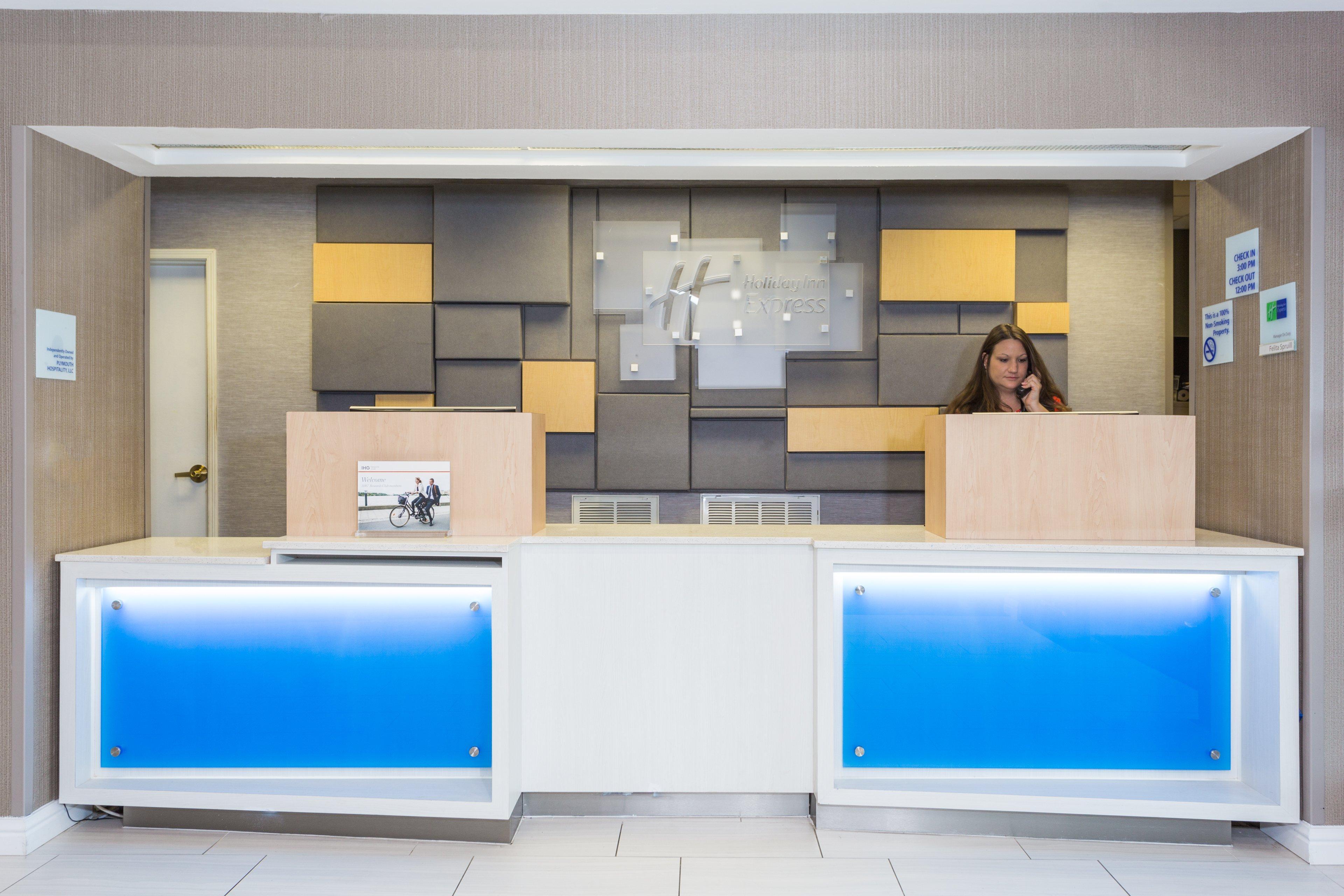 Holiday Inn Express - Plymouth By Ihg Bagian luar foto