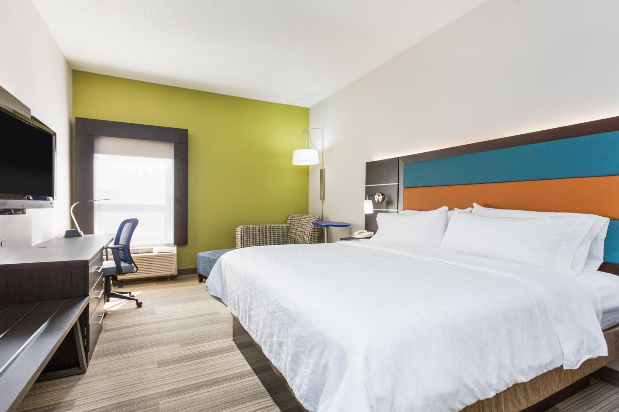 Holiday Inn Express - Plymouth By Ihg Bagian luar foto
