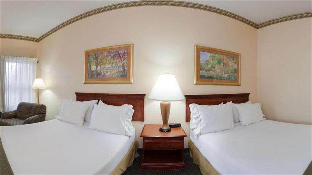 Holiday Inn Express - Plymouth By Ihg Bagian luar foto
