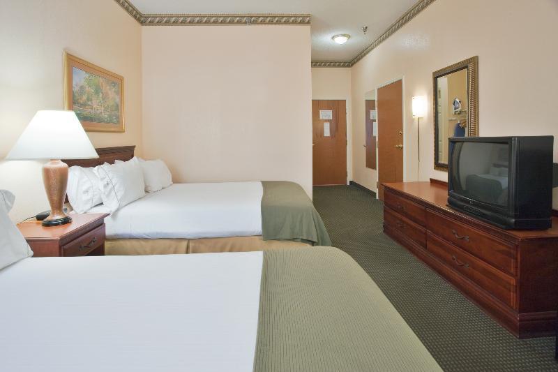 Holiday Inn Express - Plymouth By Ihg Bagian luar foto